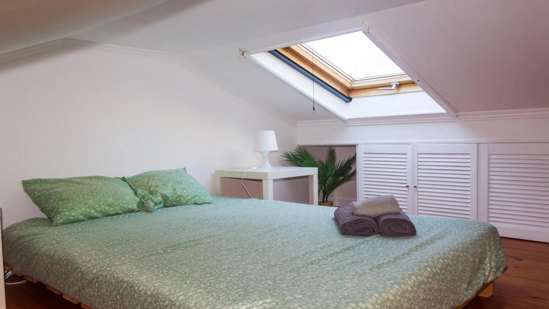 Cosy Viewpoint Apartment Lisbon