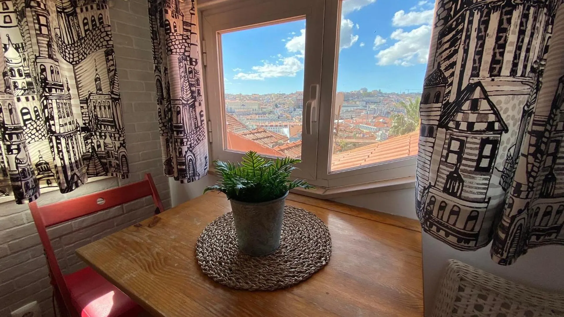 Cosy Viewpoint Apartment Lisbon Portugal